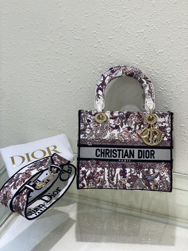 Lady Diana Embroidered Bag - Image 2