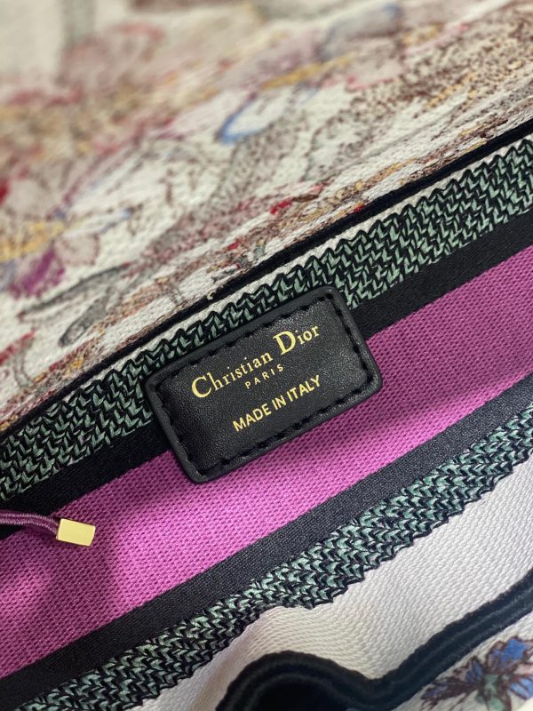 Lady Diana Embroidered Multi-colored Flowers Bag - Image 8