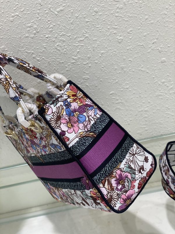 Lady Diana Embroidered Multi-colored Flowers Bag - Image 10