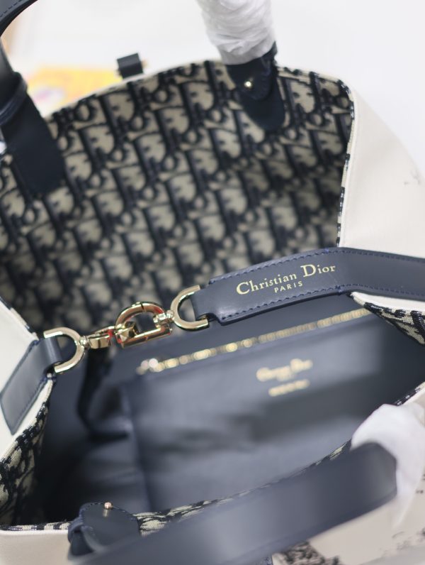 Medium Dior Toujours Eiffel Tower Handbag - Image 10