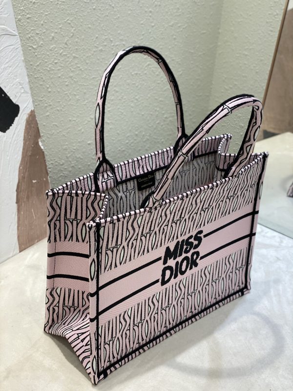 Dior White and Pink Miss Dior Allover Embroidery Bag - Image 9