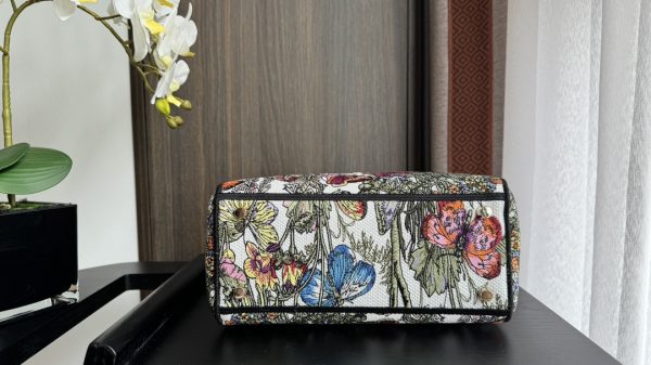 Dior The Lady D-Lite bag Medium Size - Image 8