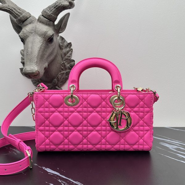 𝗗𝗶𝗼𝗿 𝗗 𝗝𝗼𝘆 𝗯𝗮𝗴 Hot Pink Sheepskin - Image 6
