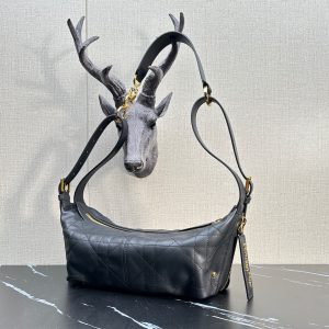 𝐃𝐢𝐨𝐫 𝐃-𝐣𝐨𝐮𝐫𝐧𝐞𝐲 Handbag