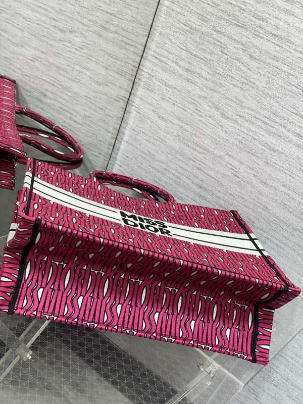 Dior Red Miss Dior Allover Embroidery Bag - Image 5
