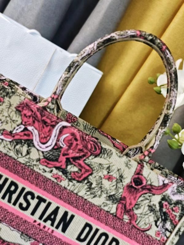 The Dior Book Tote Pink Color - Image 4