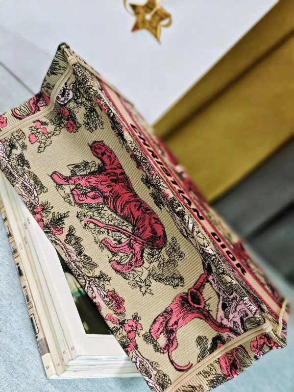 The Dior Book Tote Pink Color - Image 9