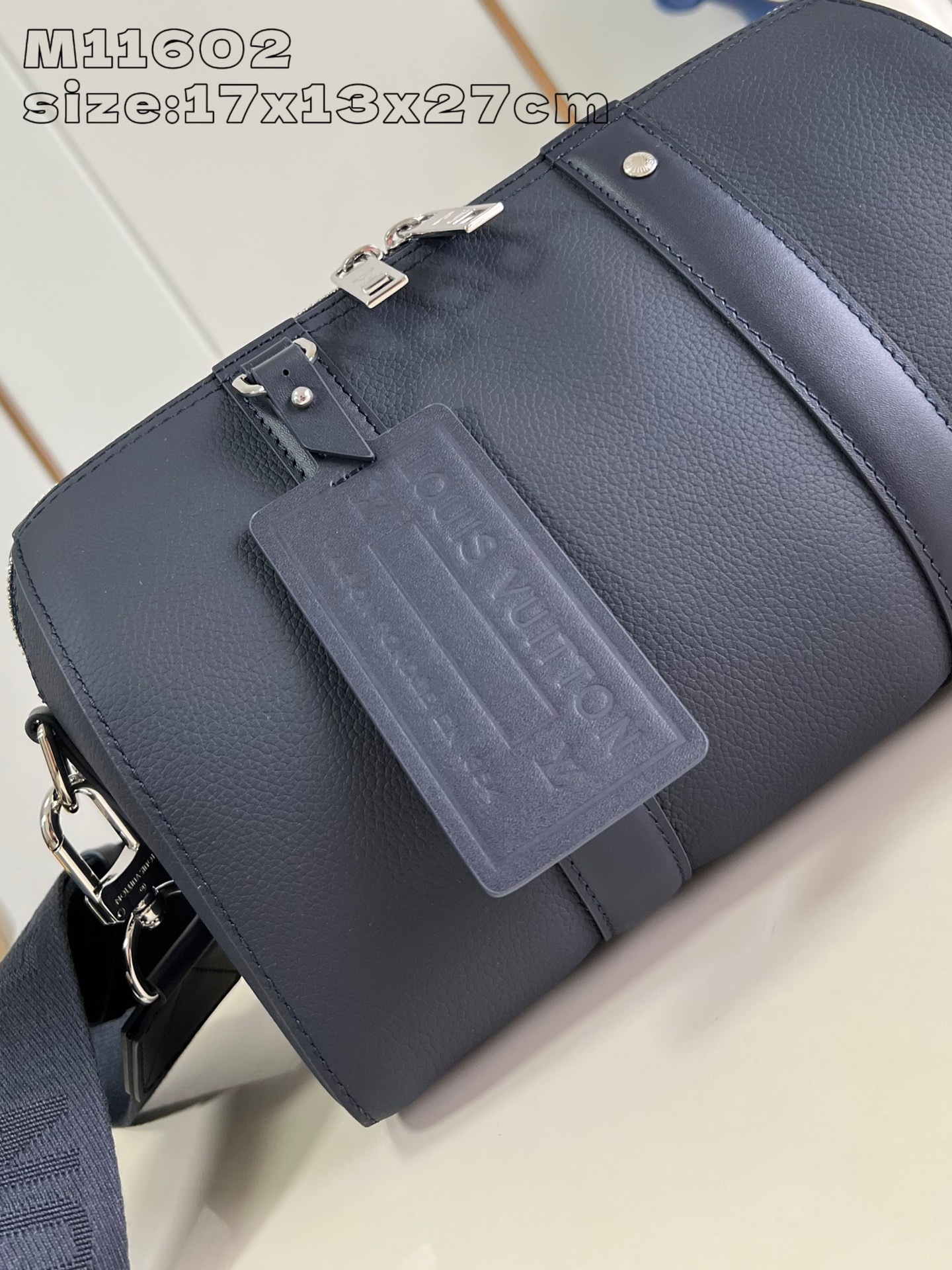 LV City Keepall Handbag Blue Color - Image 6