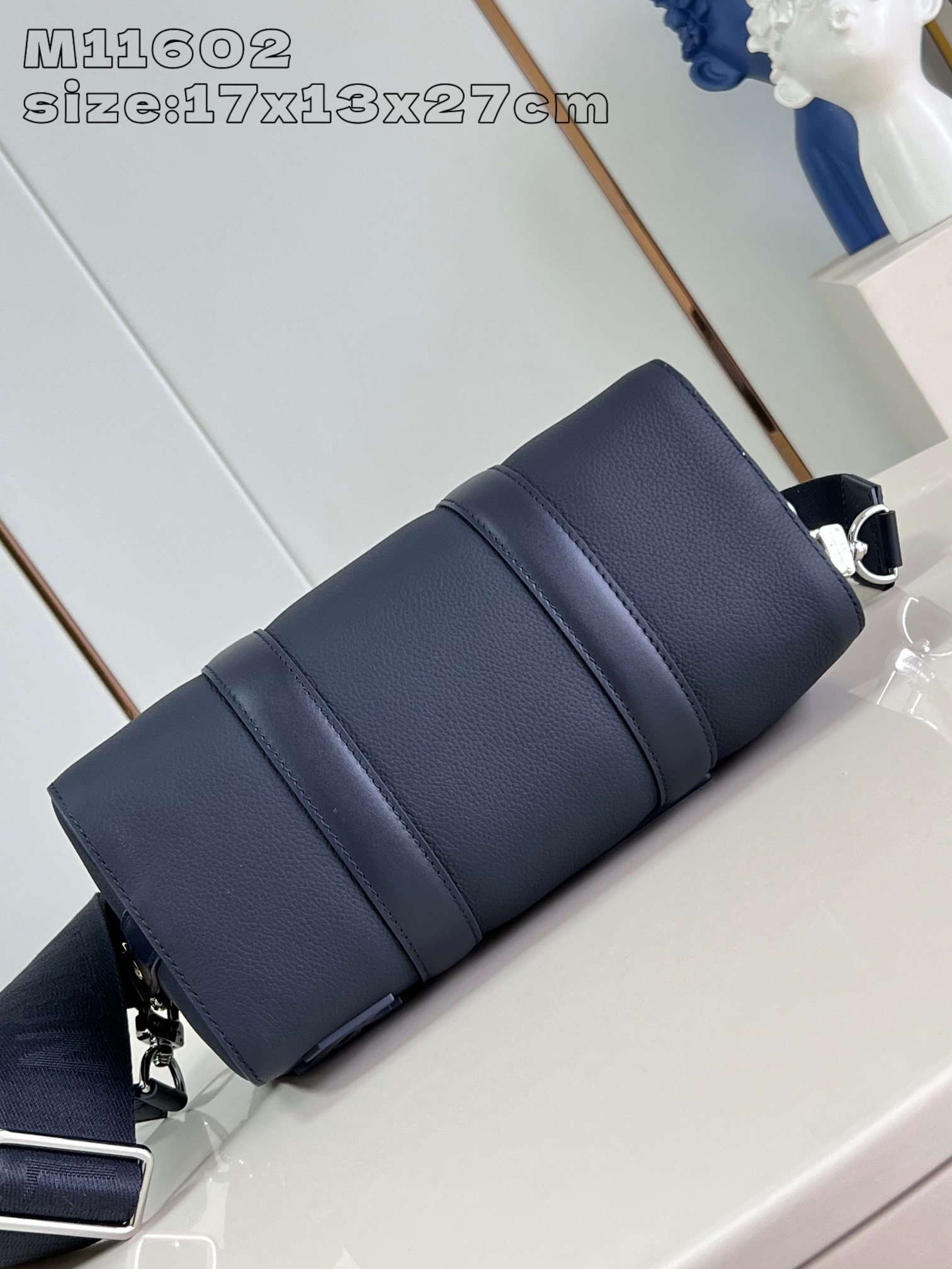 LV City Keepall Handbag Blue Color - Image 9