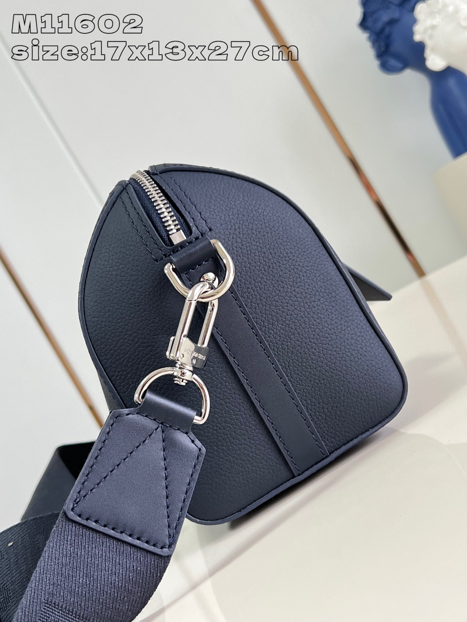 LV City Keepall Handbag Blue Color - Image 3