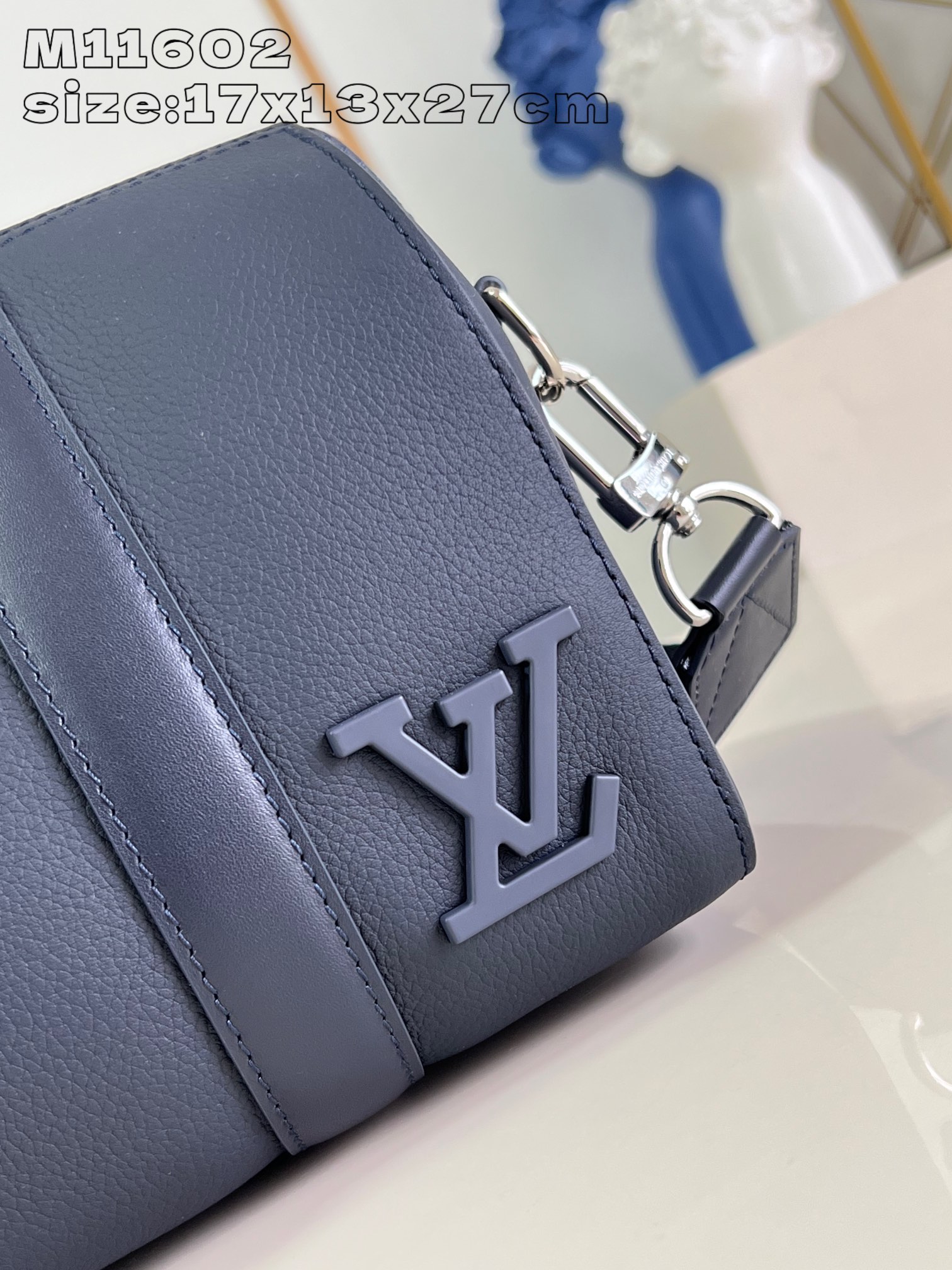 LV City Keepall Handbag Blue Color - Image 2