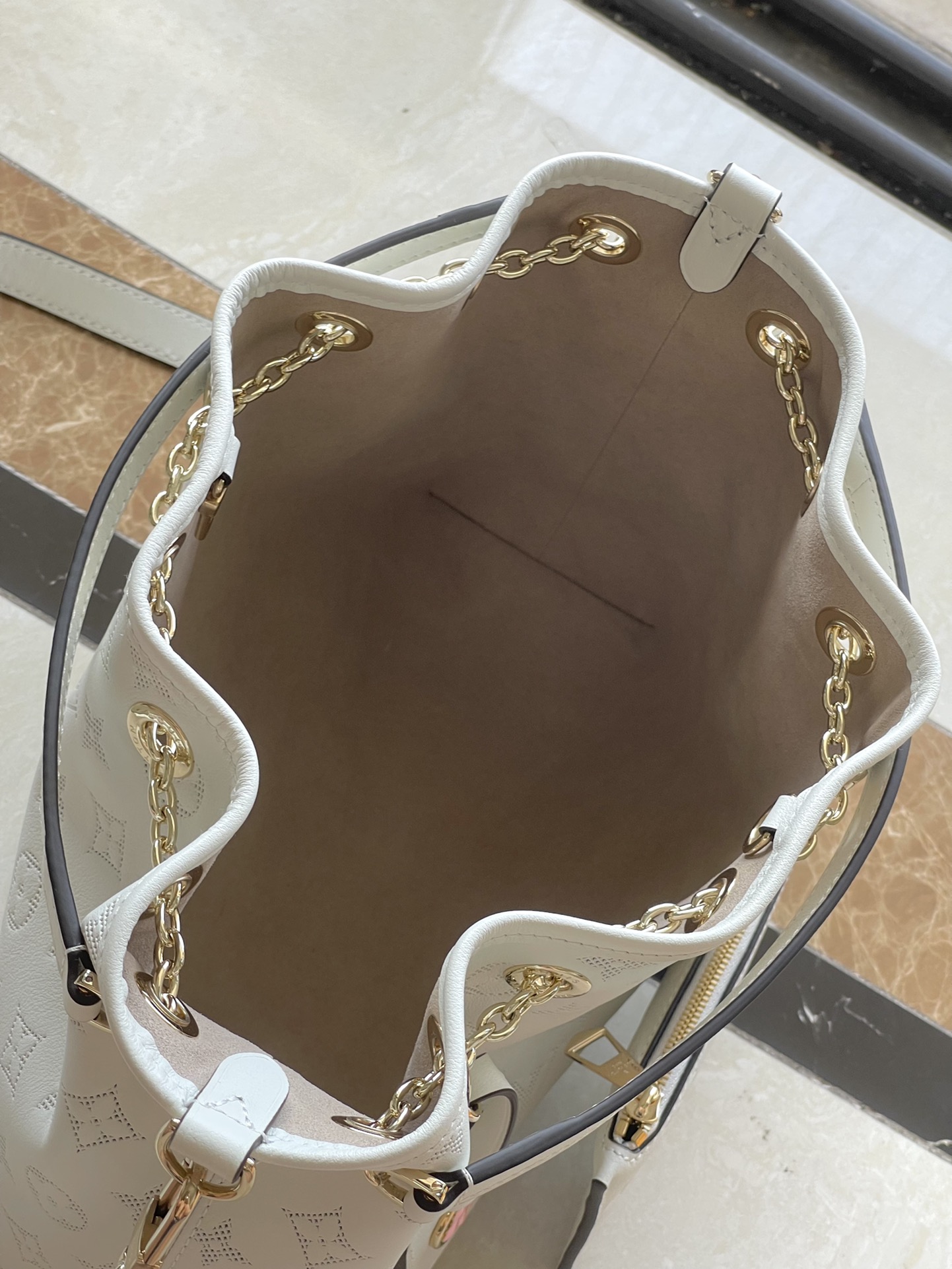 White LV Bundle bag - Image 6