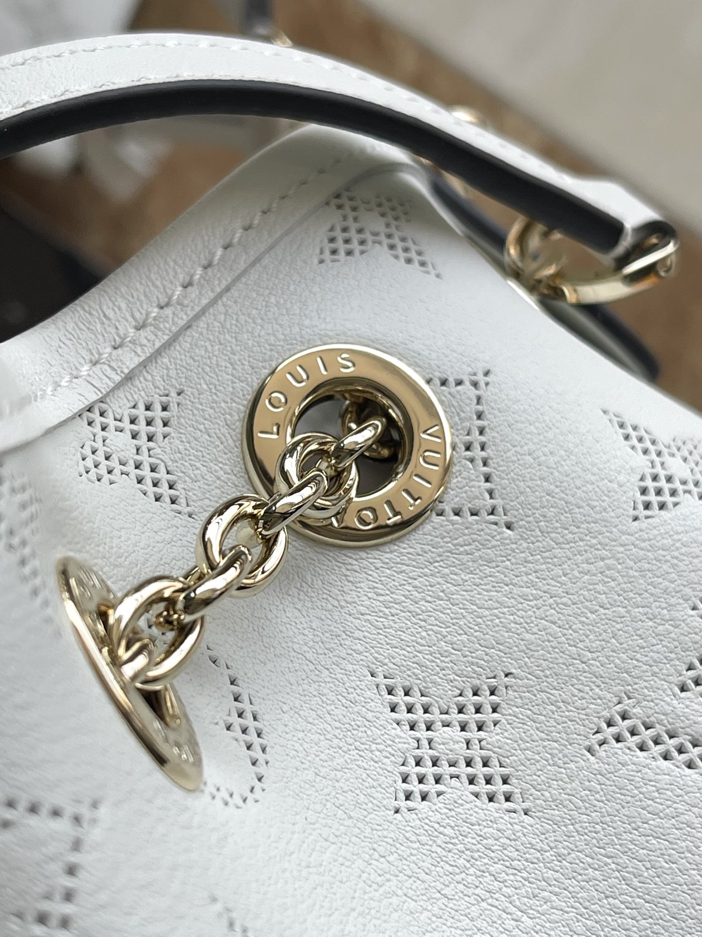 White LV Bundle bag - Image 3