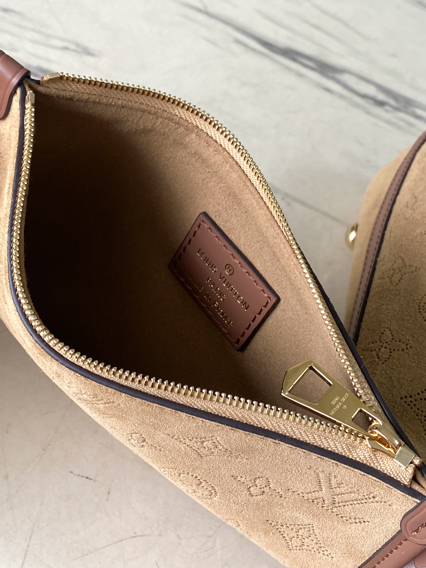 Small CarryAll bag from the LVSki collection - Image 3