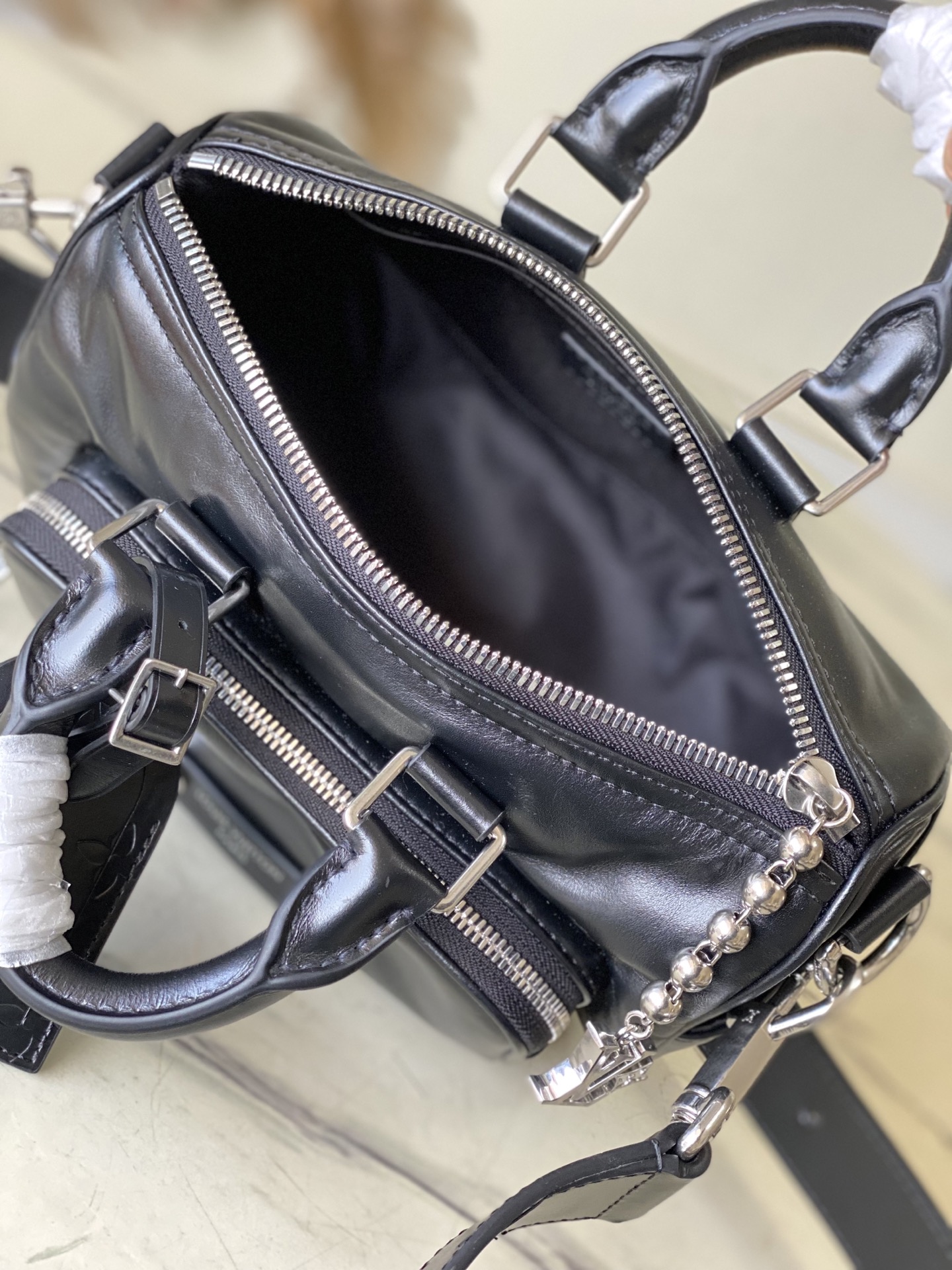 Keepall Cargo Bandoulére 25 Handbag - Image 10