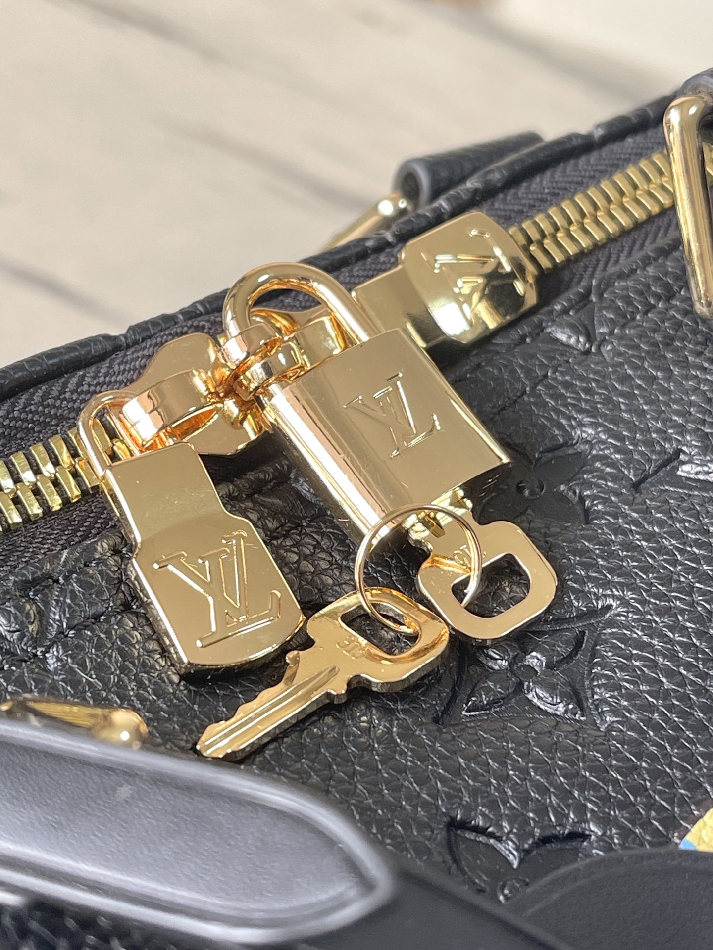 Keepall Bandouliere 45 Travel Bag Colorful Panda - Image 5