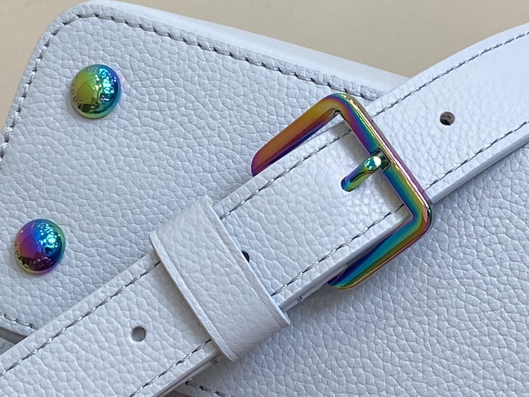 Capucines East-West Mini Handbag - Image 8