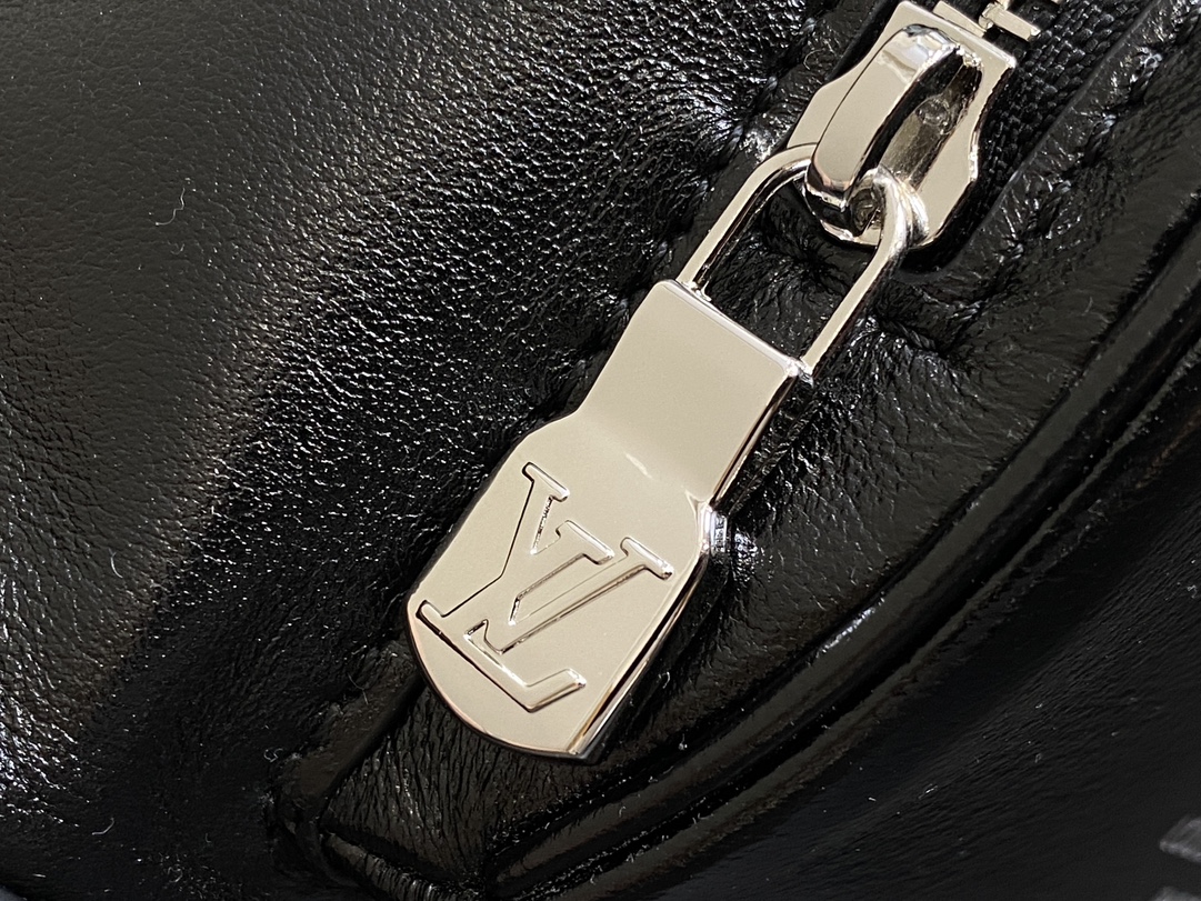 The Montsouris Black Small Backpack - Image 5