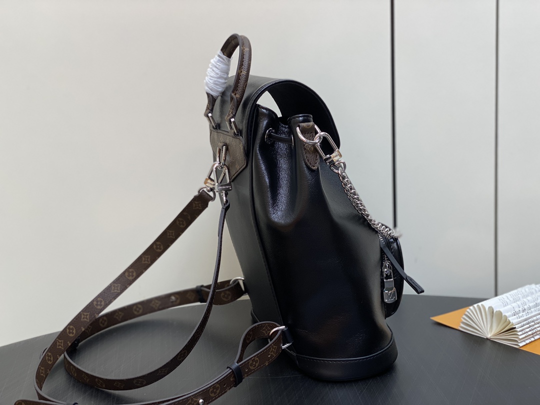 The Montsouris Black Small Backpack - Image 10