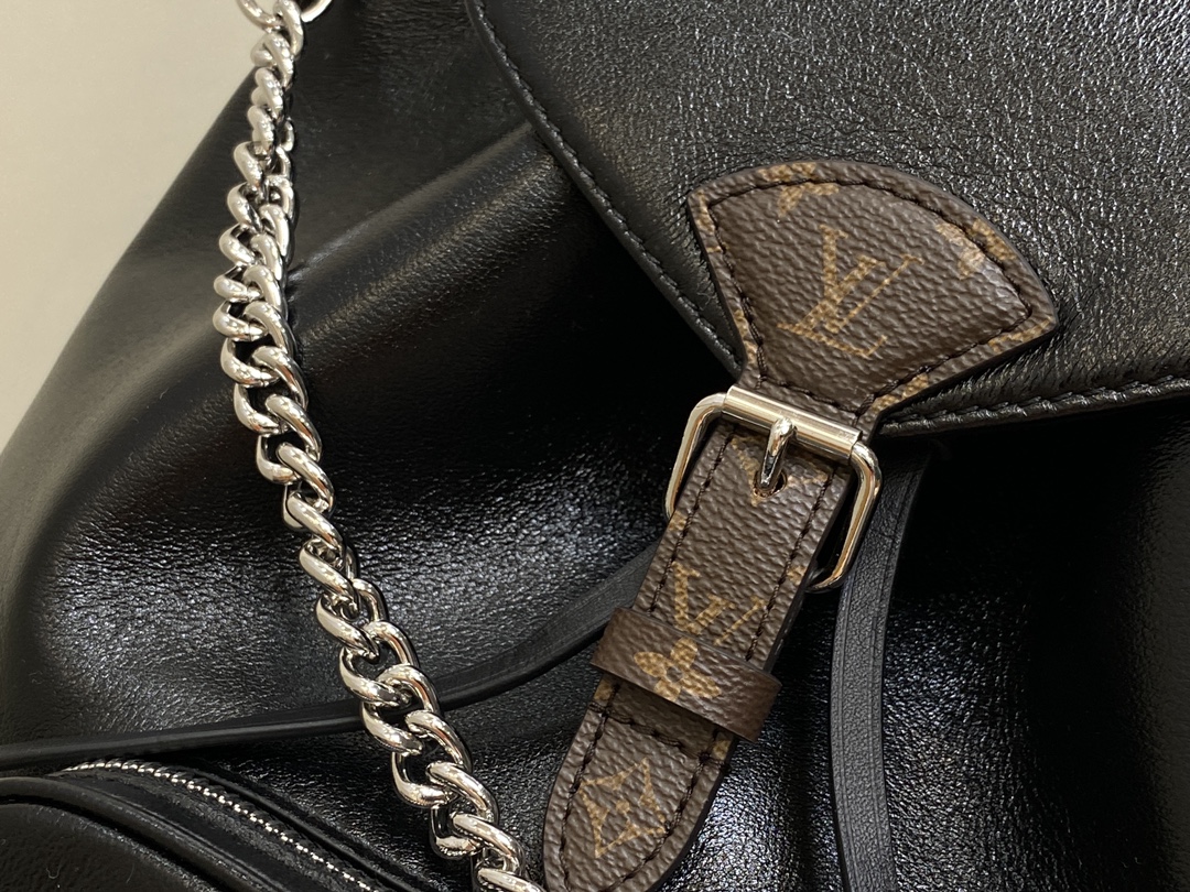 The Montsouris Black Small Backpack - Image 6