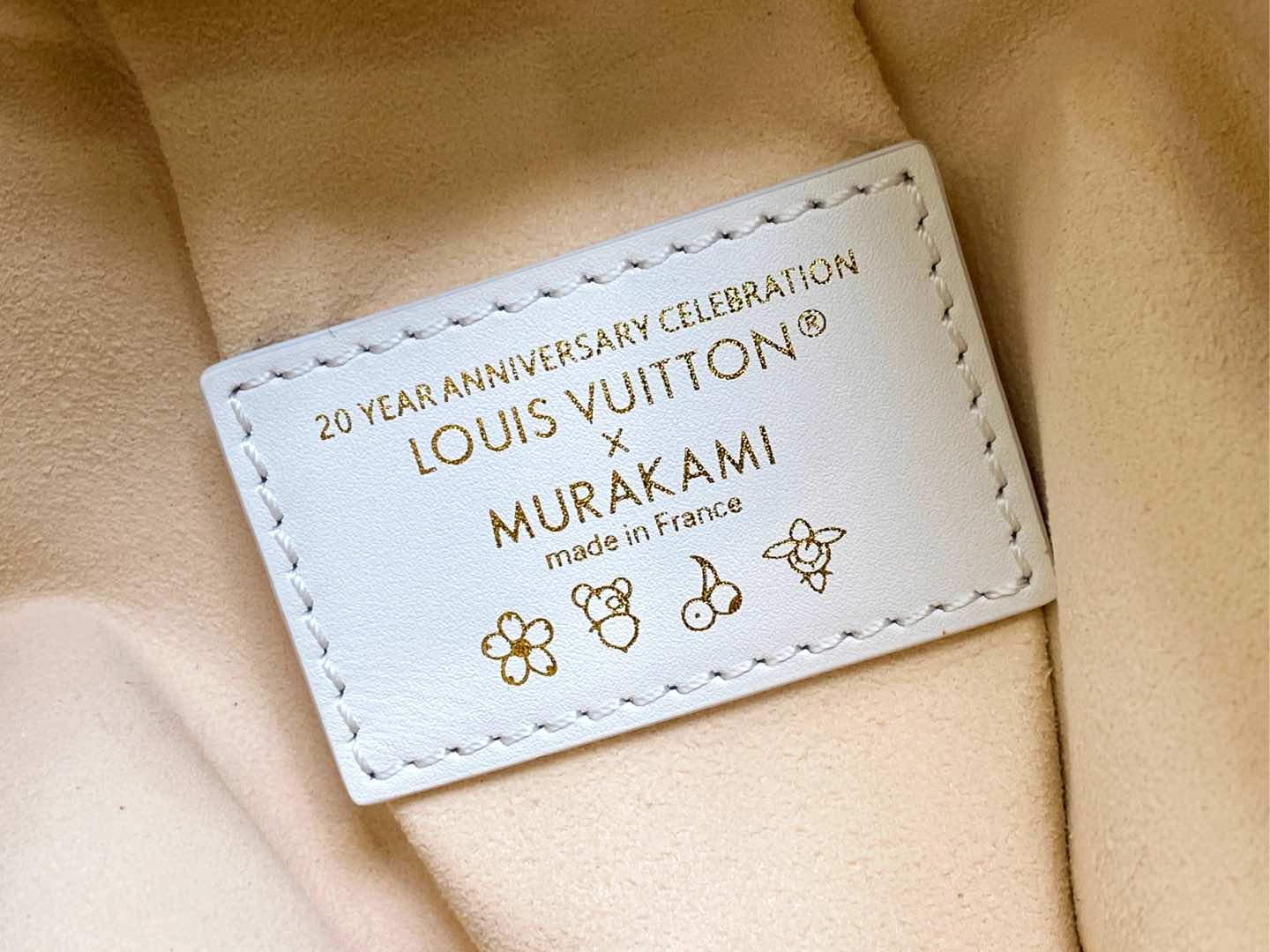 White Full Leather Soft Box Side Trunk Medium Handbag - Image 11