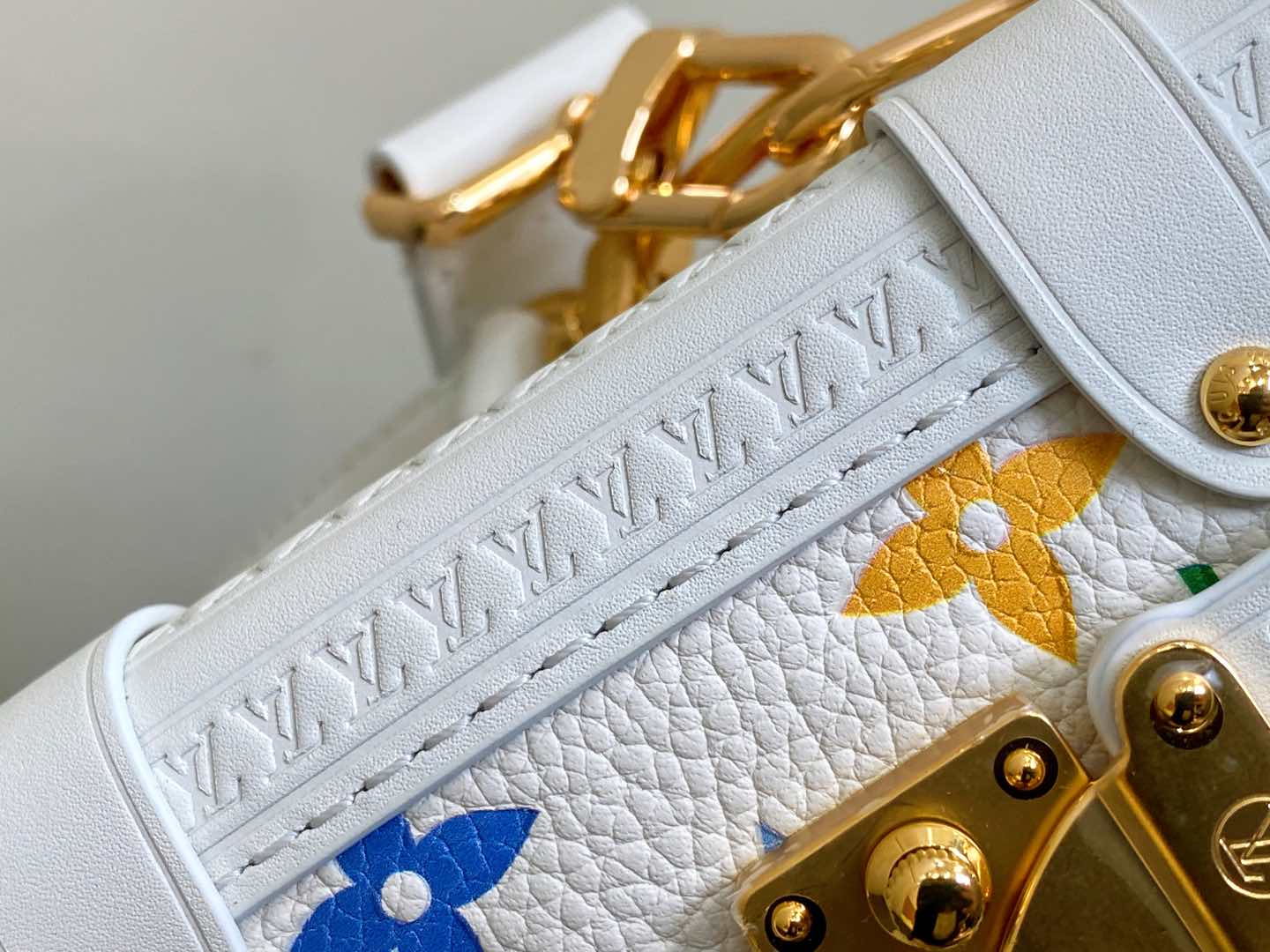 White Full Leather Soft Box Side Trunk Medium Handbag - Image 8