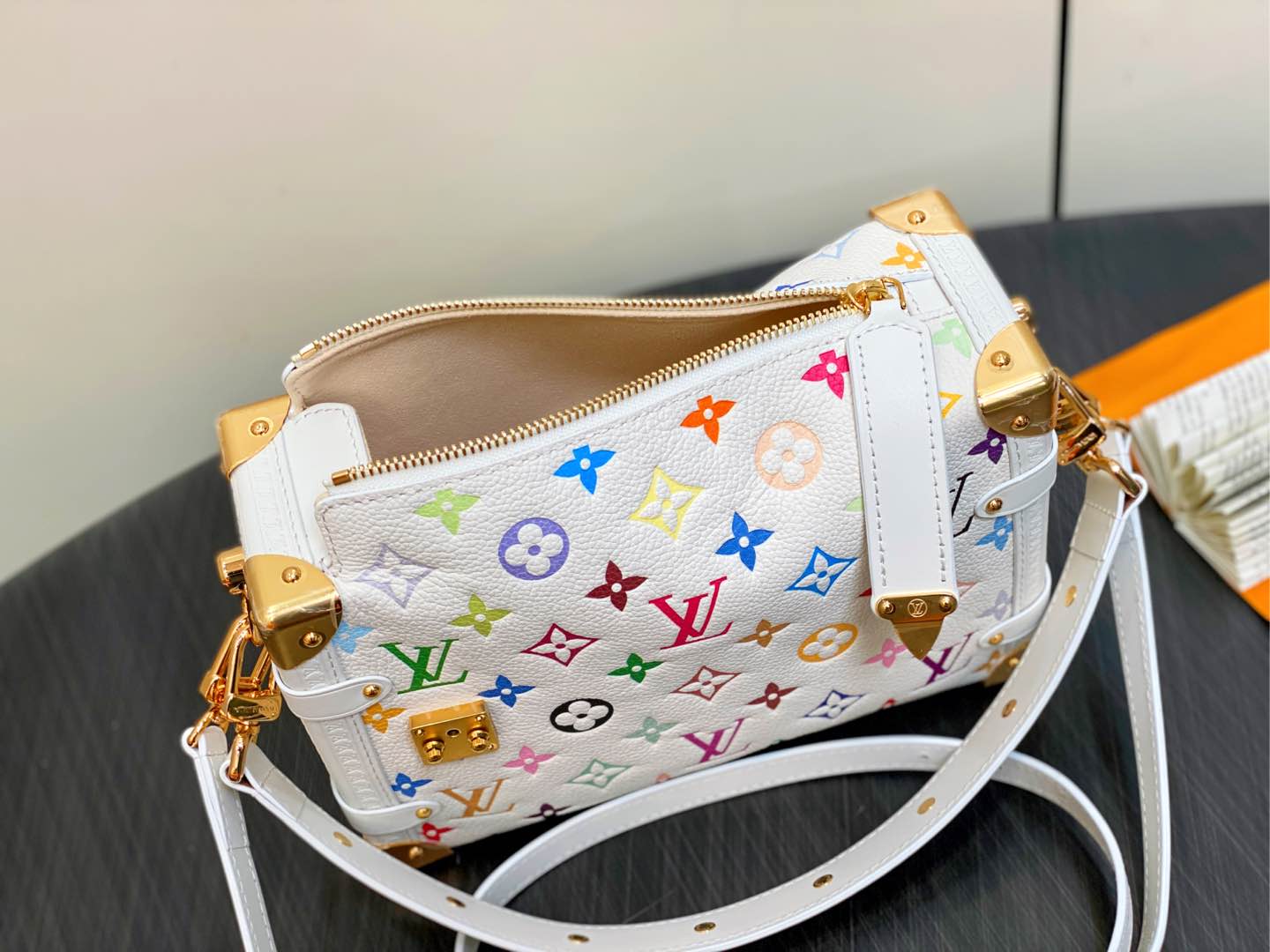 White Full Leather Soft Box Side Trunk Medium Handbag - Image 7