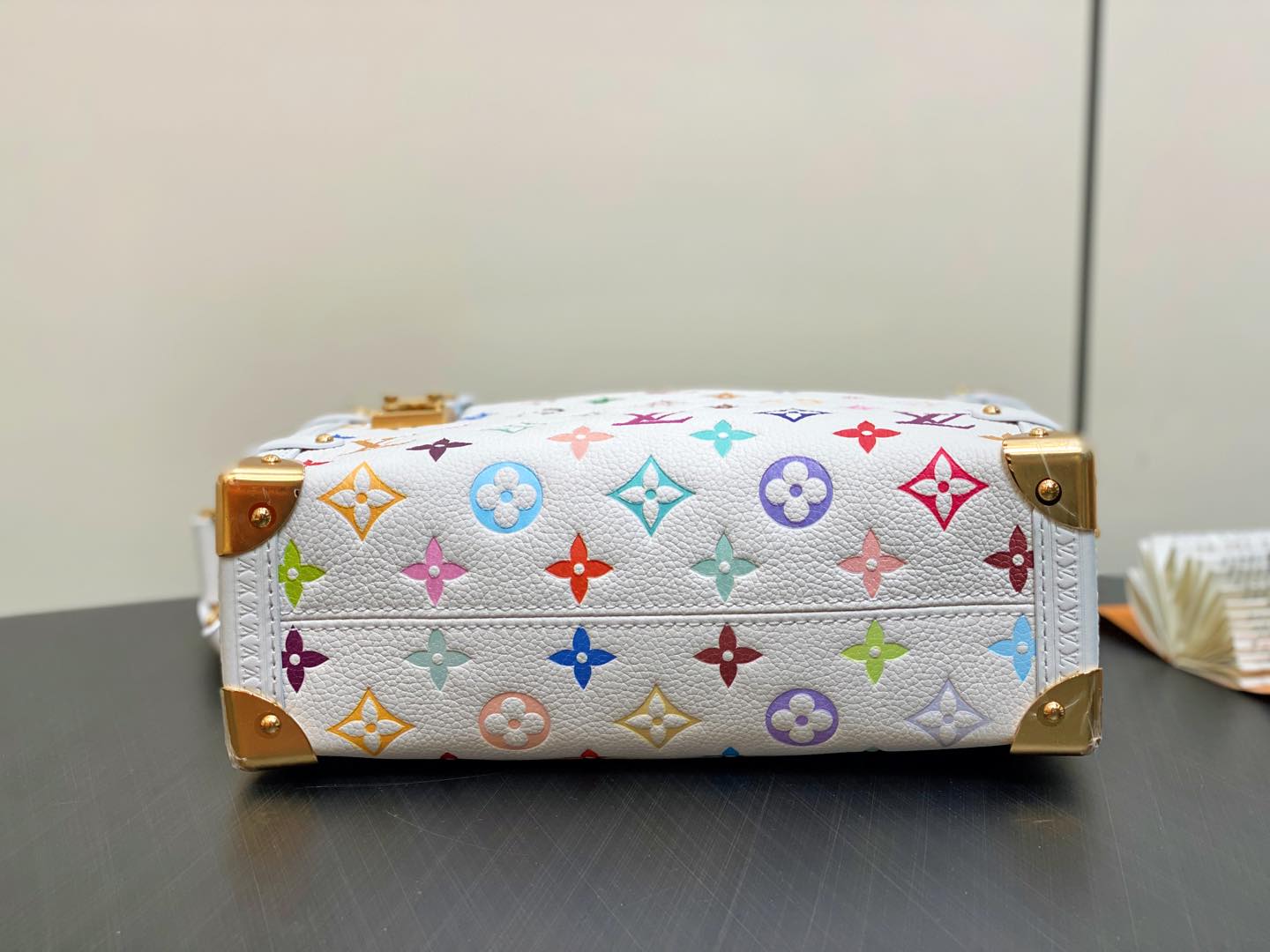 White Full Leather Soft Box Side Trunk Medium Handbag - Image 5