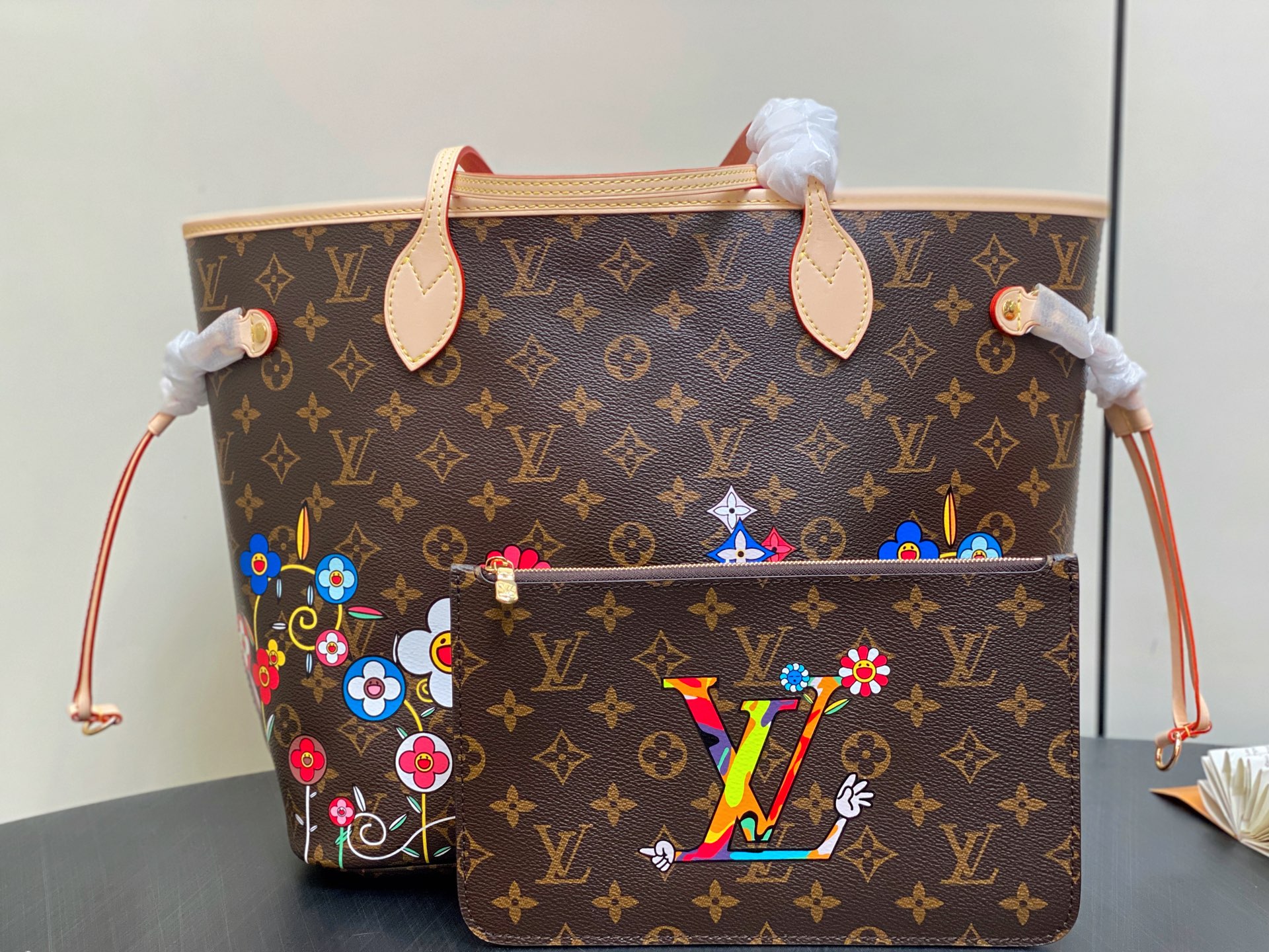 NEVERFULL Medium Floral Shopping Bag - Image 4