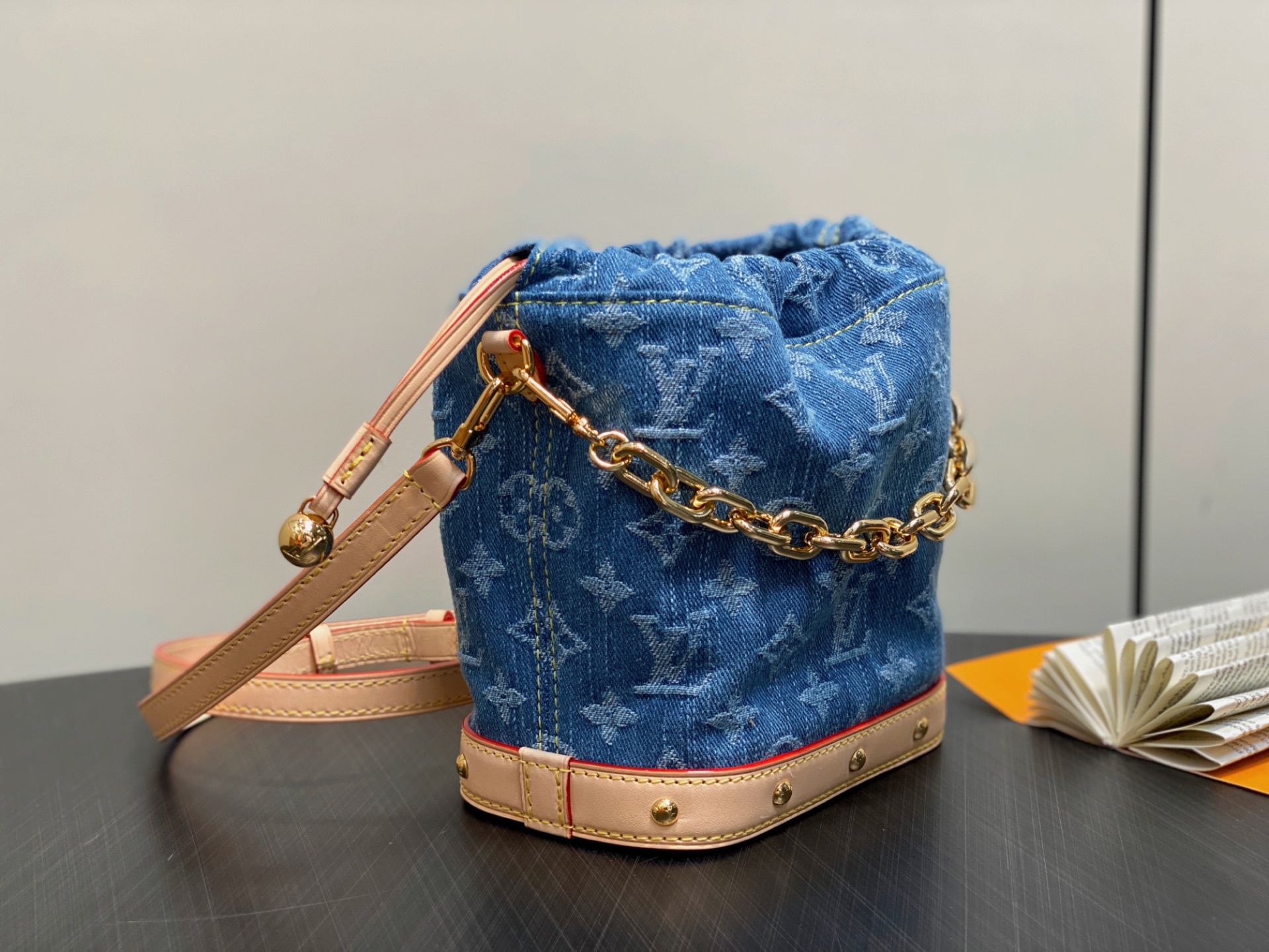 Louis Vuitton Blue Denim Chain Bucket Bag - Image 4