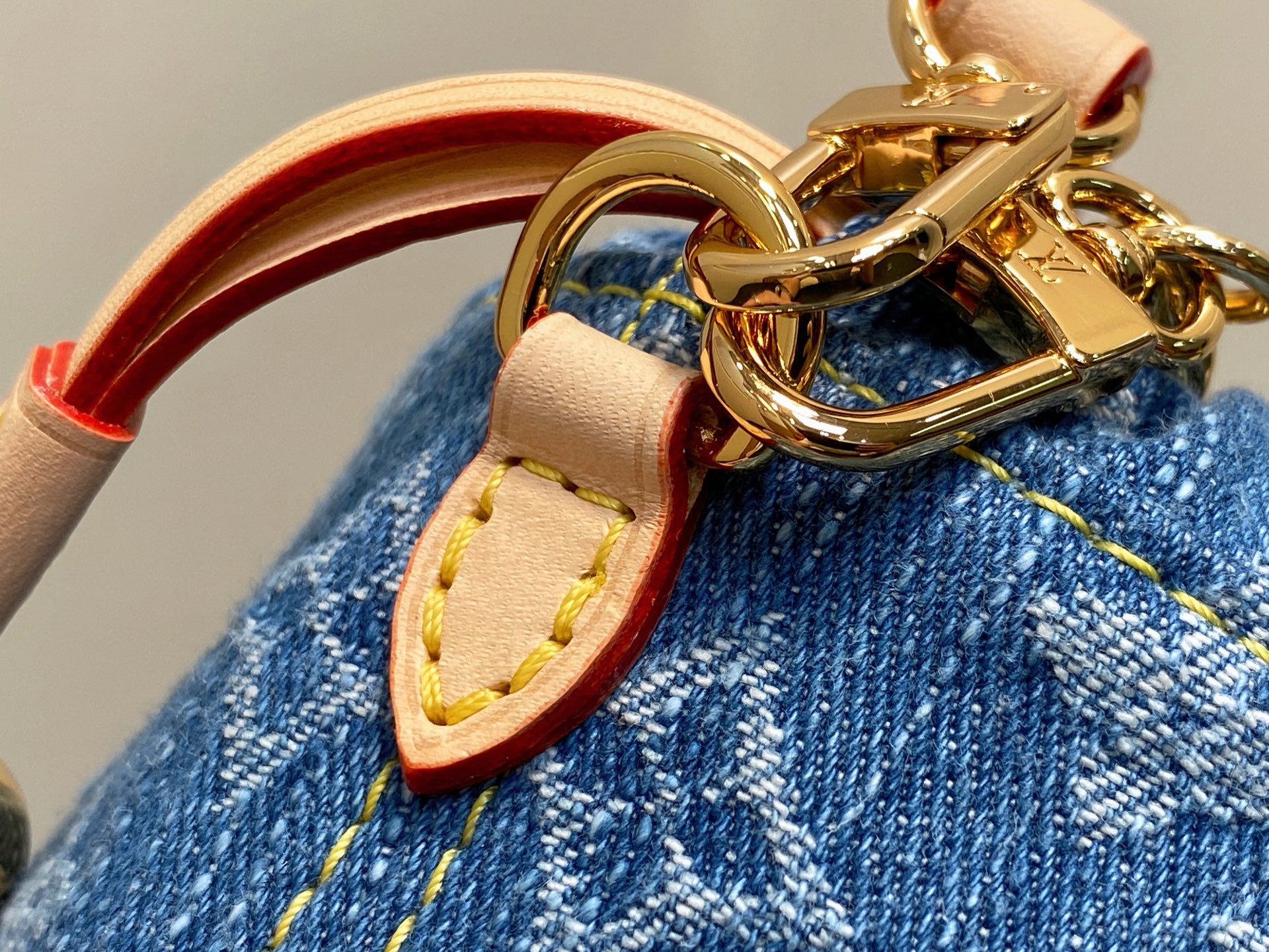 Louis Vuitton Blue Denim Chain Bucket Bag - Image 8