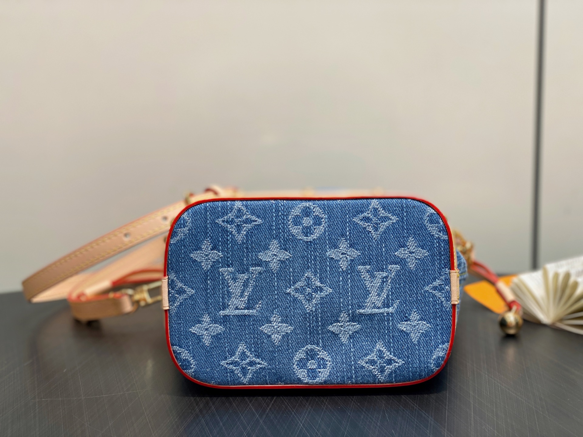 Louis Vuitton Blue Denim Chain Bucket Bag - Image 7
